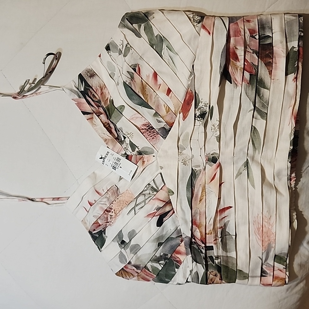 Woman's top multicolor Express